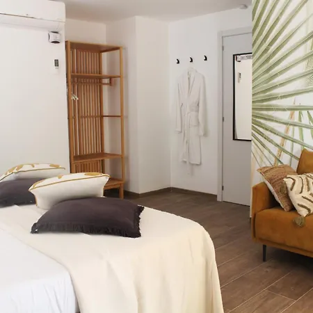 Casa La Siesta Albir לינה וארוחת בוקר 4*
